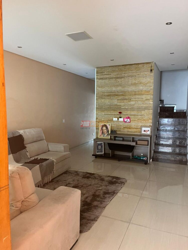 Sobrado, 3 quartos, 210 m² - Foto 1