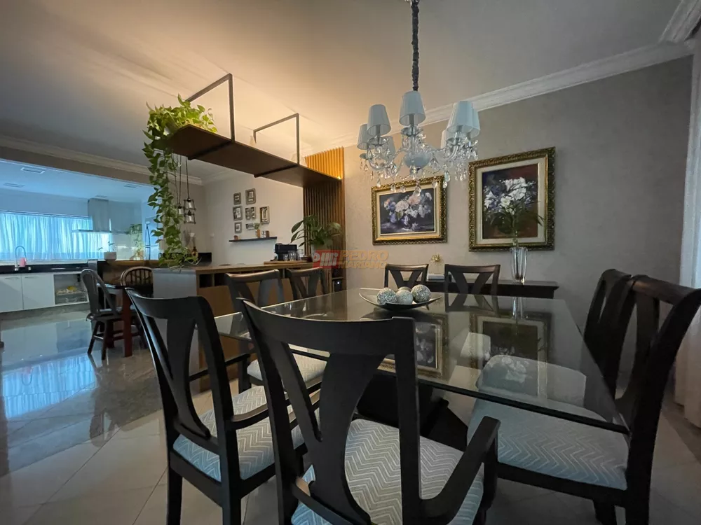 Sobrado, 3 quartos, 262 m² - Foto 1