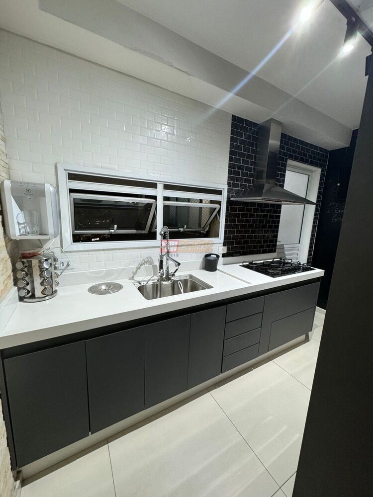Apartamento à venda com 3 quartos, 107m² - Foto 11