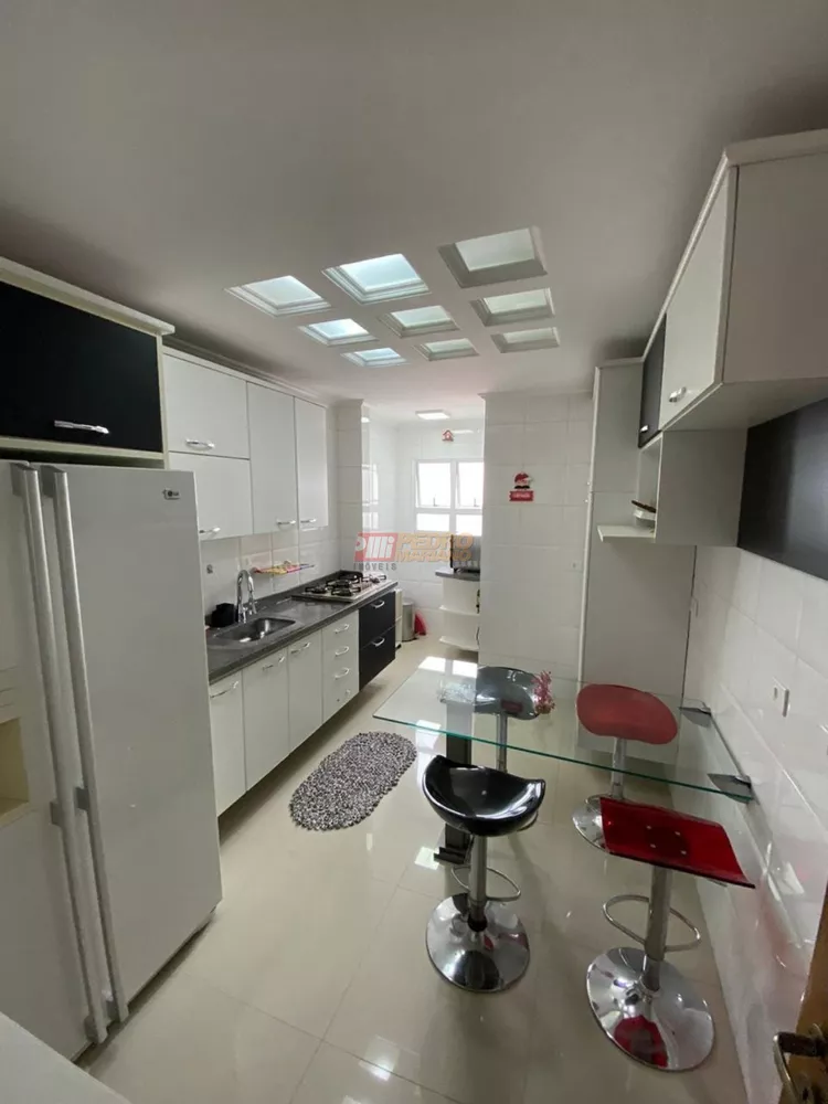 Cobertura, 3 quartos, 220 m² - Foto 8
