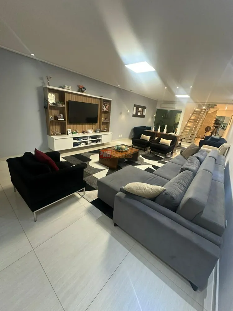 Sobrado, 4 quartos, 370 m² - Foto 1