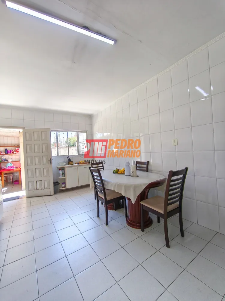 Casa, 2 quartos, 223 m² - Foto 4