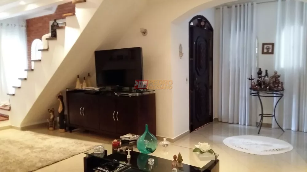 Sobrado à venda com 3 quartos, 225m² - Foto 2