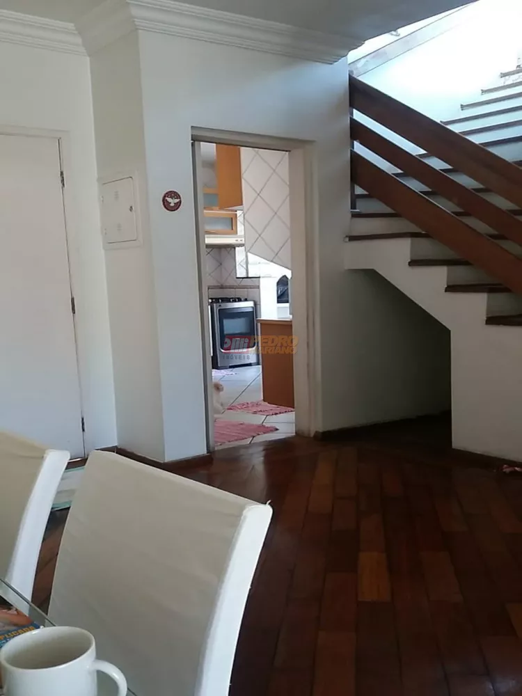 Cobertura à venda com 3 quartos, 215m² - Foto 3