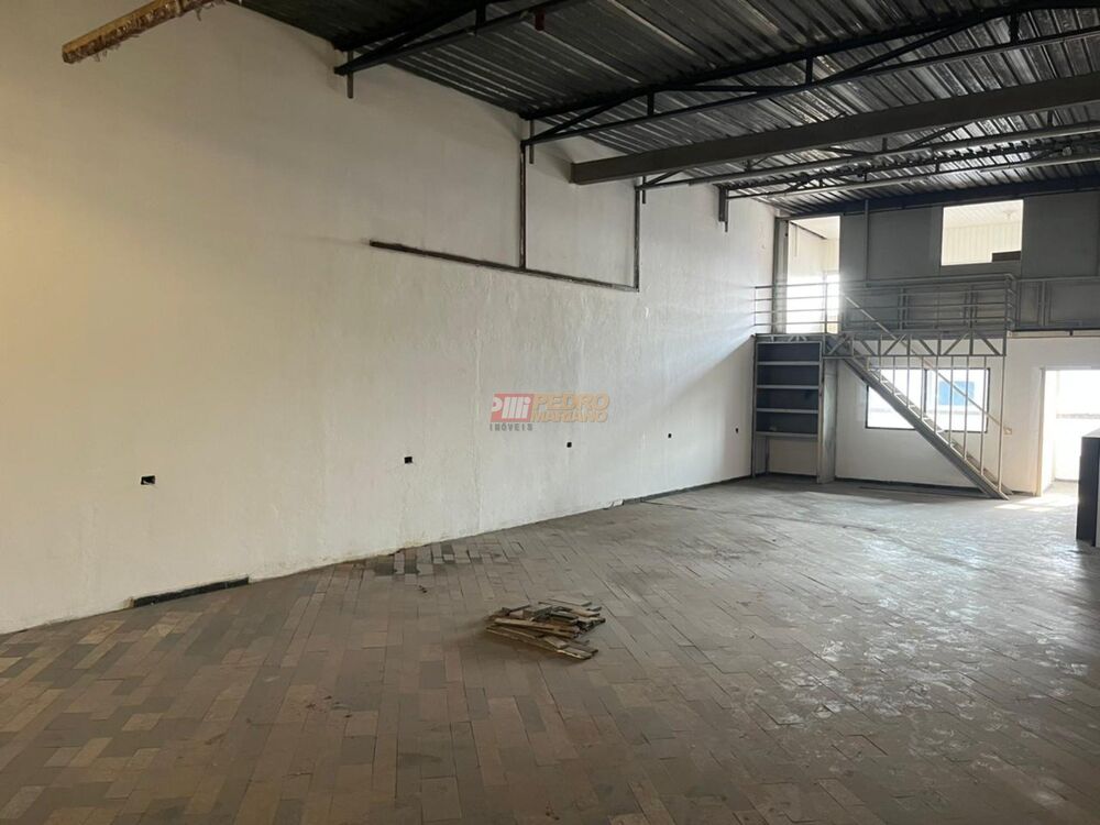 Depósito-Galpão, 357 m² - Foto 2