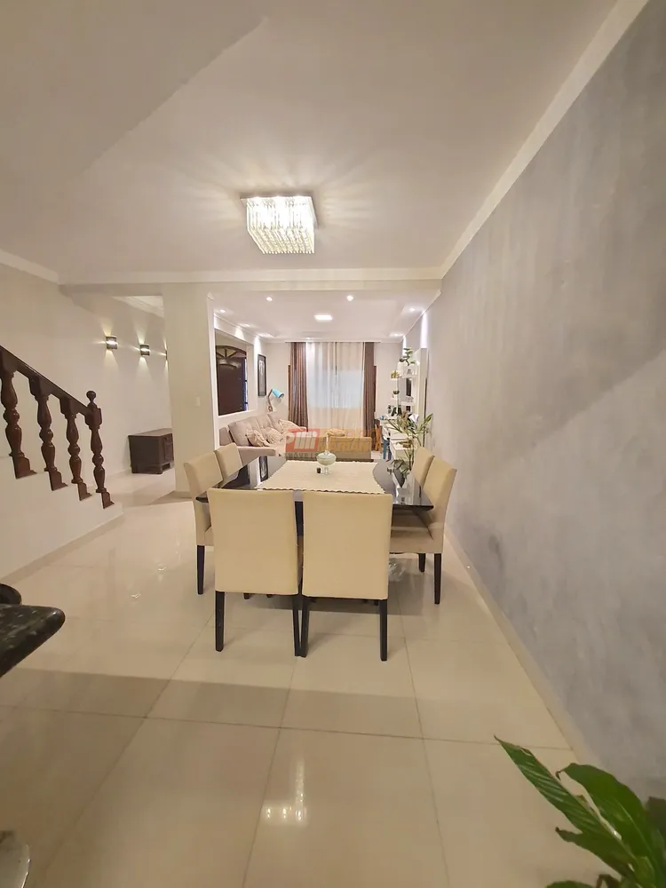 Sobrado, 3 quartos, 234 m² - Foto 2