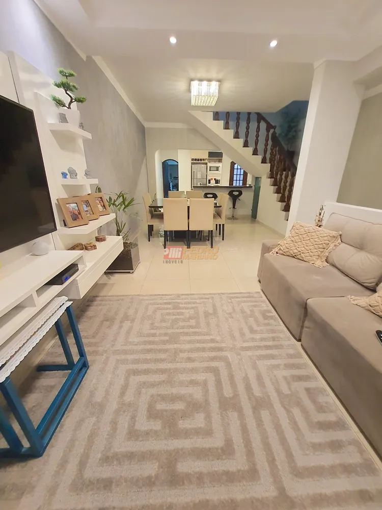 Sobrado, 3 quartos, 234 m² - Foto 1