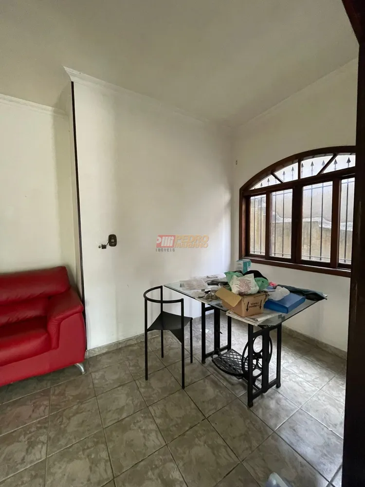 Casa, 3 quartos, 212 m² - Foto 2