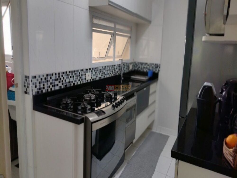 Apartamento à venda com 3 quartos, 107m² - Foto 7