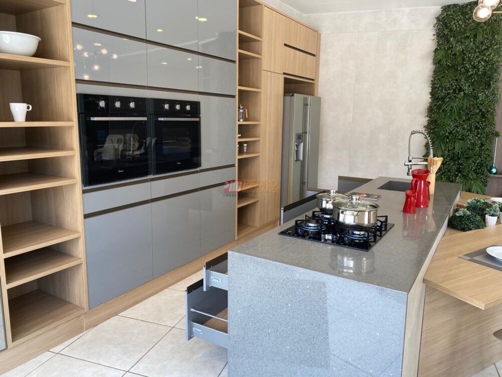 Sala-Conjunto, 300 m² - Foto 1