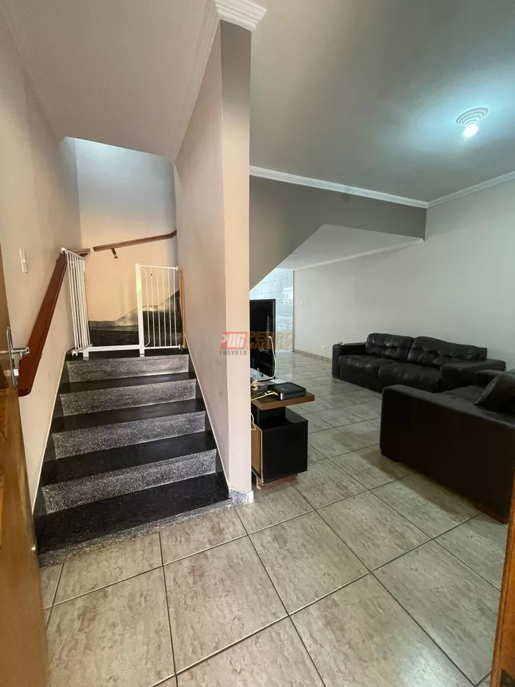 Sobrado, 4 quartos, 180 m² - Foto 1