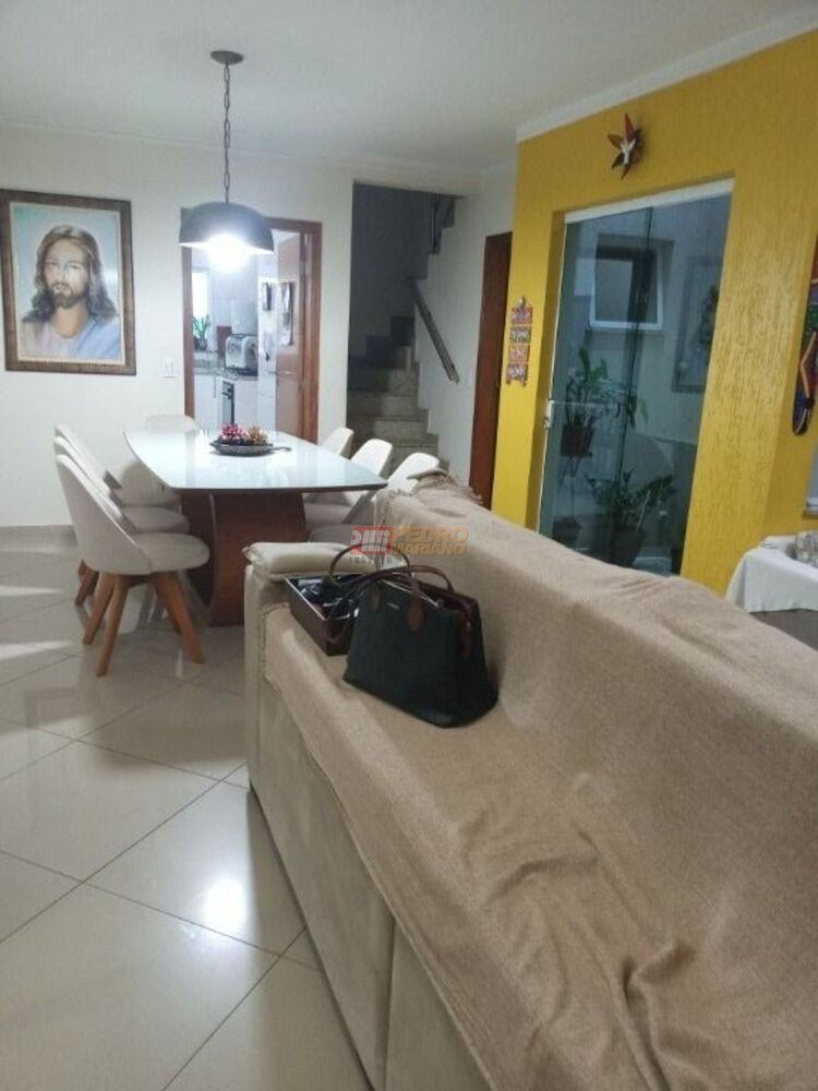 Sobrado, 3 quartos, 215 m² - Foto 1