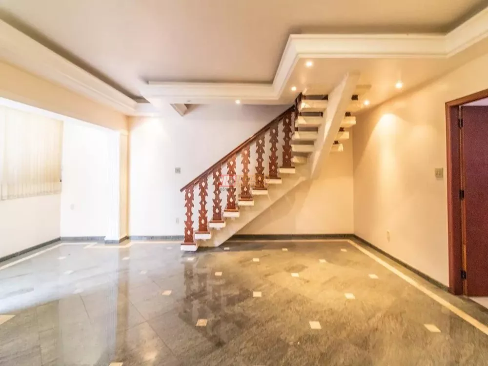 Sobrado, 5 quartos, 330 m² - Foto 3