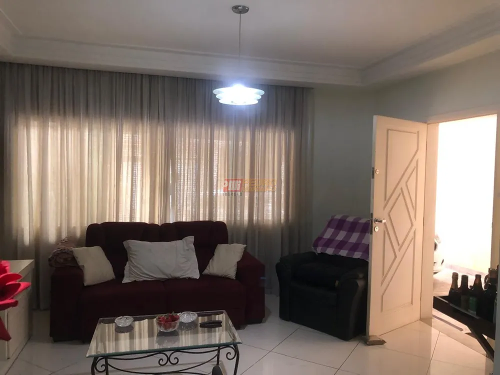 Casa, 3 quartos, 194 m² - Foto 2