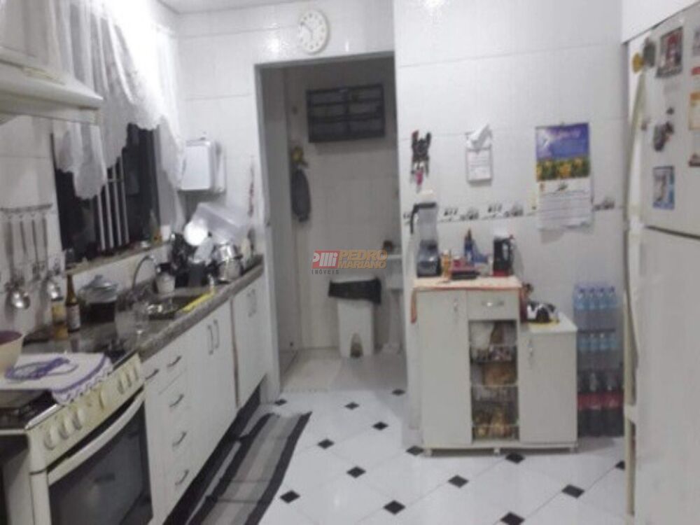 Sobrado à venda com 4 quartos, 300m² - Foto 1