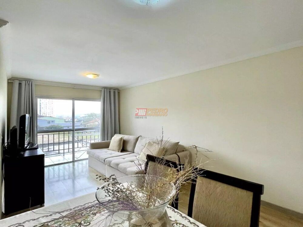 Apartamento à venda com 2 quartos, 61m² - Foto 1