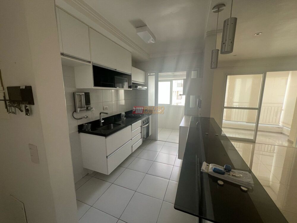 Apartamento à venda com 2 quartos, 68m² - Foto 2