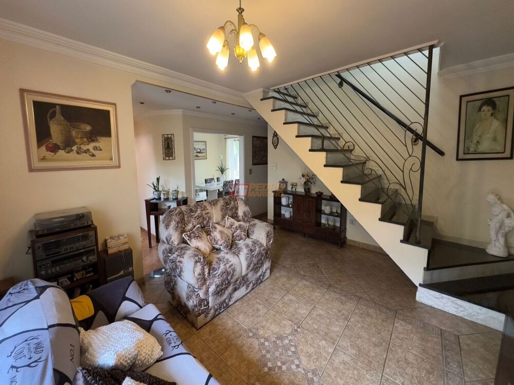 Sobrado à venda com 5 quartos, 281m² - Foto 2