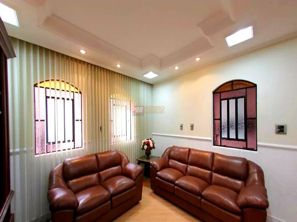 Sobrado à venda com 3 quartos, 205m² - Foto 1