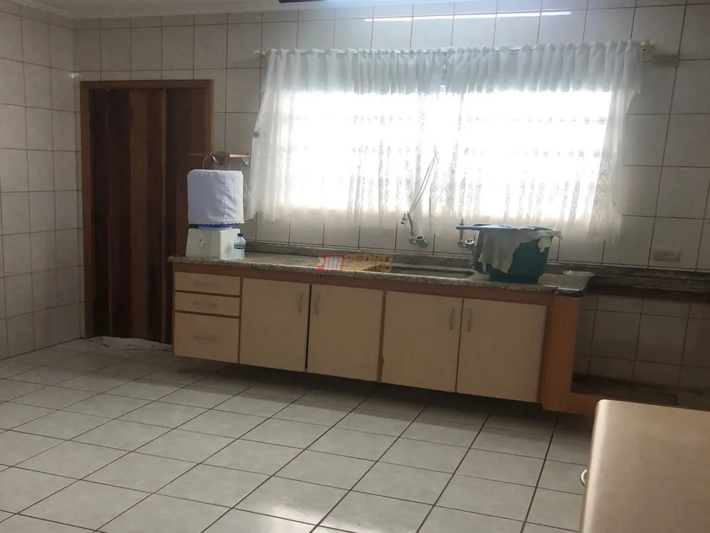 Casa, 3 quartos, 245 m² - Foto 7