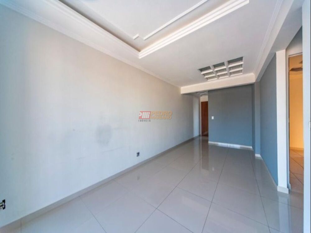 Apartamento à venda com 2 quartos, 68m² - Foto 1