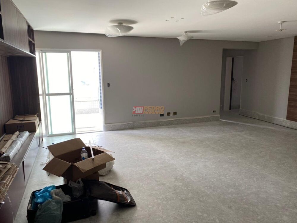 Apartamento à venda com 3 quartos, 155m² - Foto 1