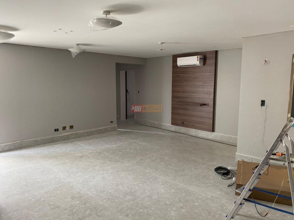 Apartamento à venda com 3 quartos, 155m² - Foto 2