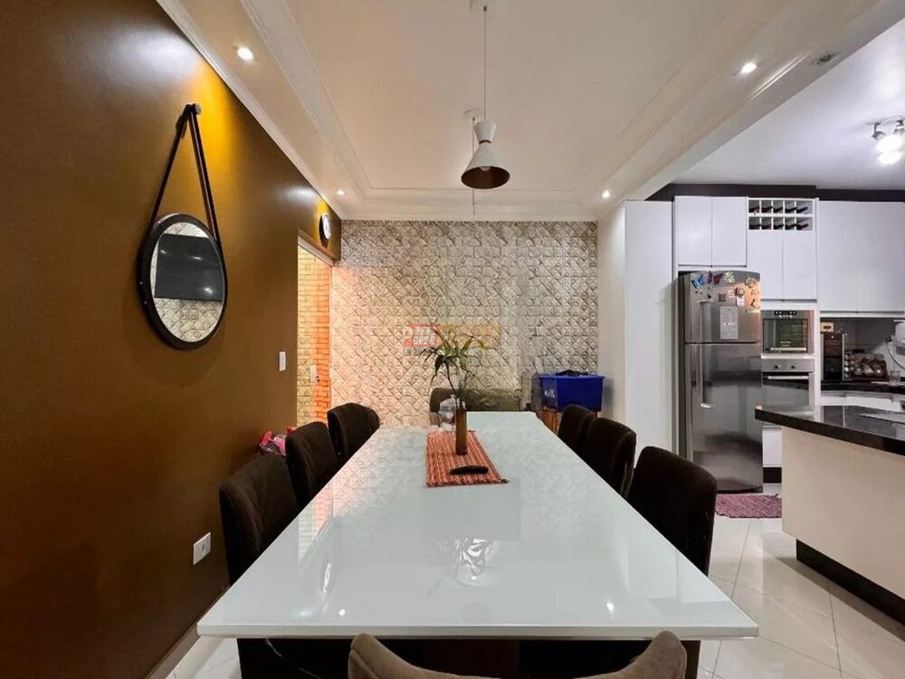 Sobrado, 4 quartos, 204 m² - Foto 1