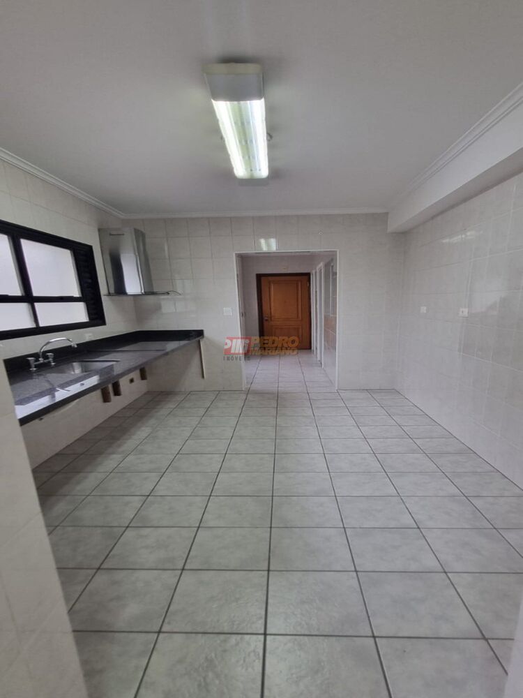 Apartamento à venda com 3 quartos, 160m² - Foto 11