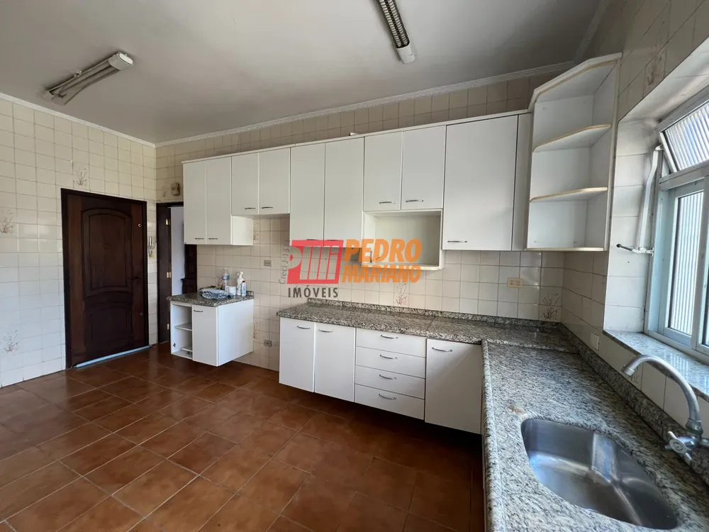Apartamento, 3 quartos, 146 m² - Foto 1