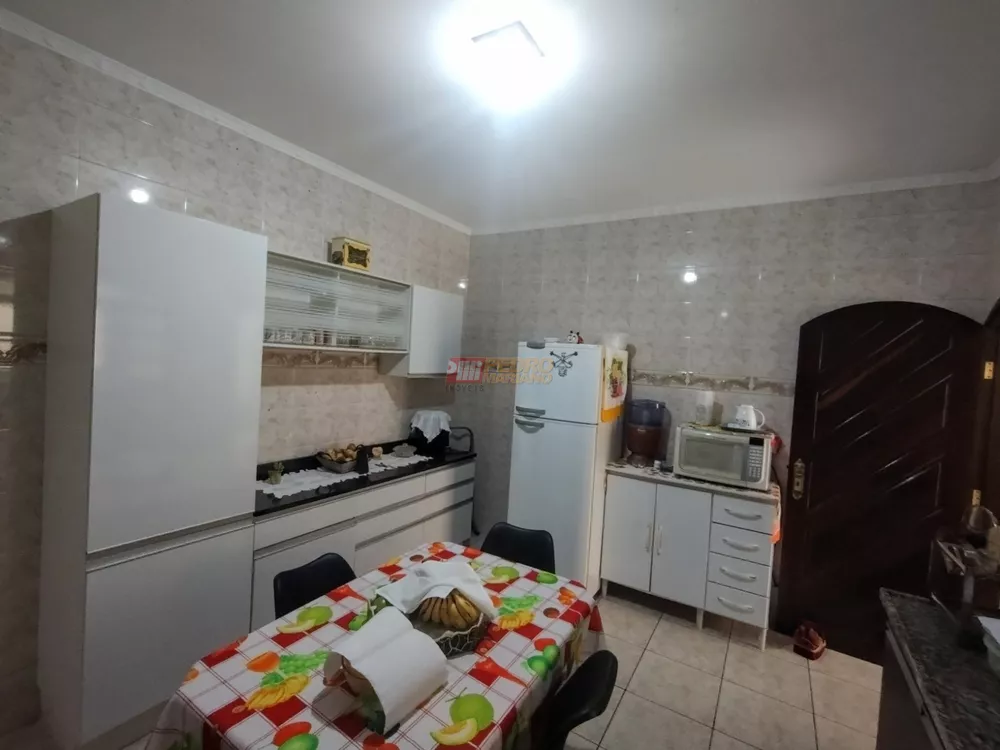 Sobrado, 2 quartos, 216 m² - Foto 2