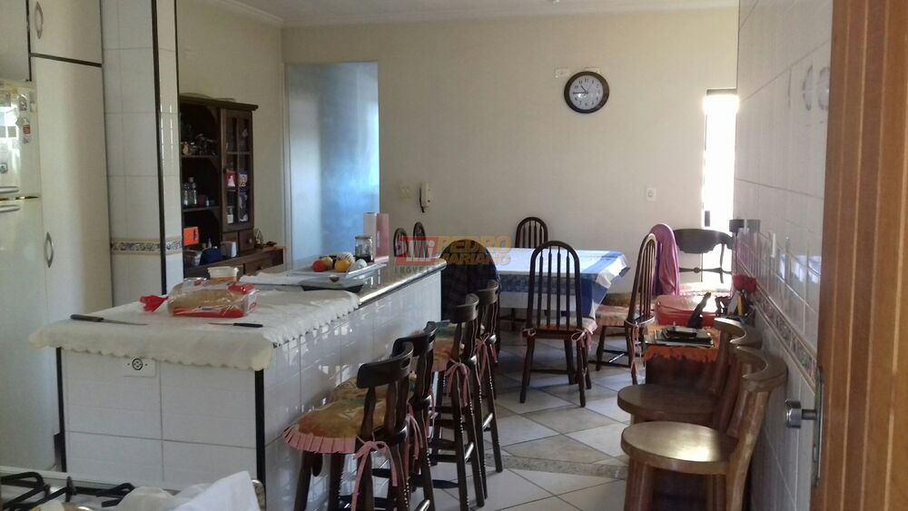 Sobrado à venda com 3 quartos, 416m² - Foto 2