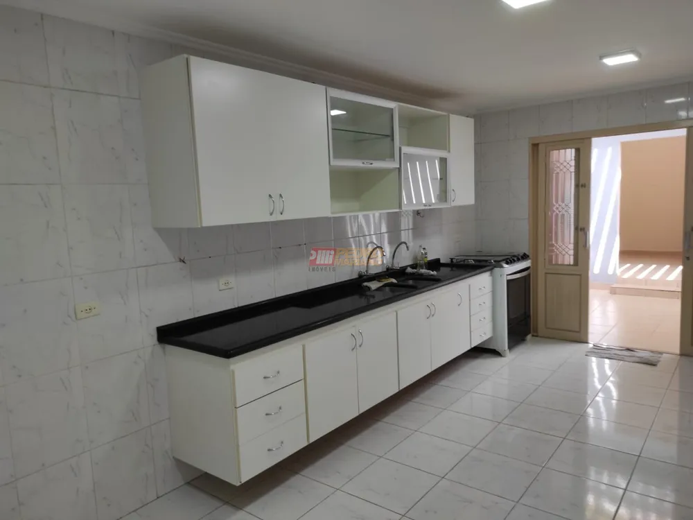 Casa, 3 quartos, 207 m² - Foto 4
