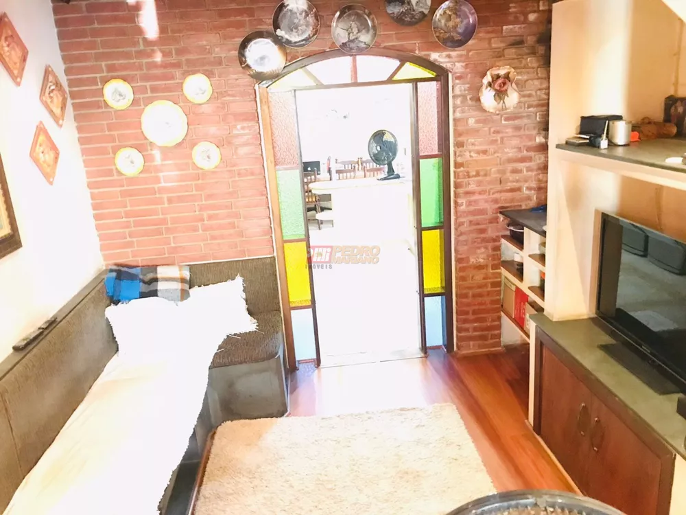 Casa, 3 quartos, 380 m² - Foto 1