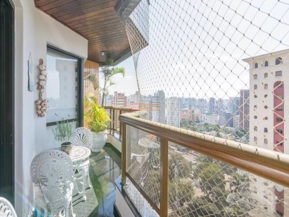Apartamento à venda com 3 quartos, 200m² - Foto 4