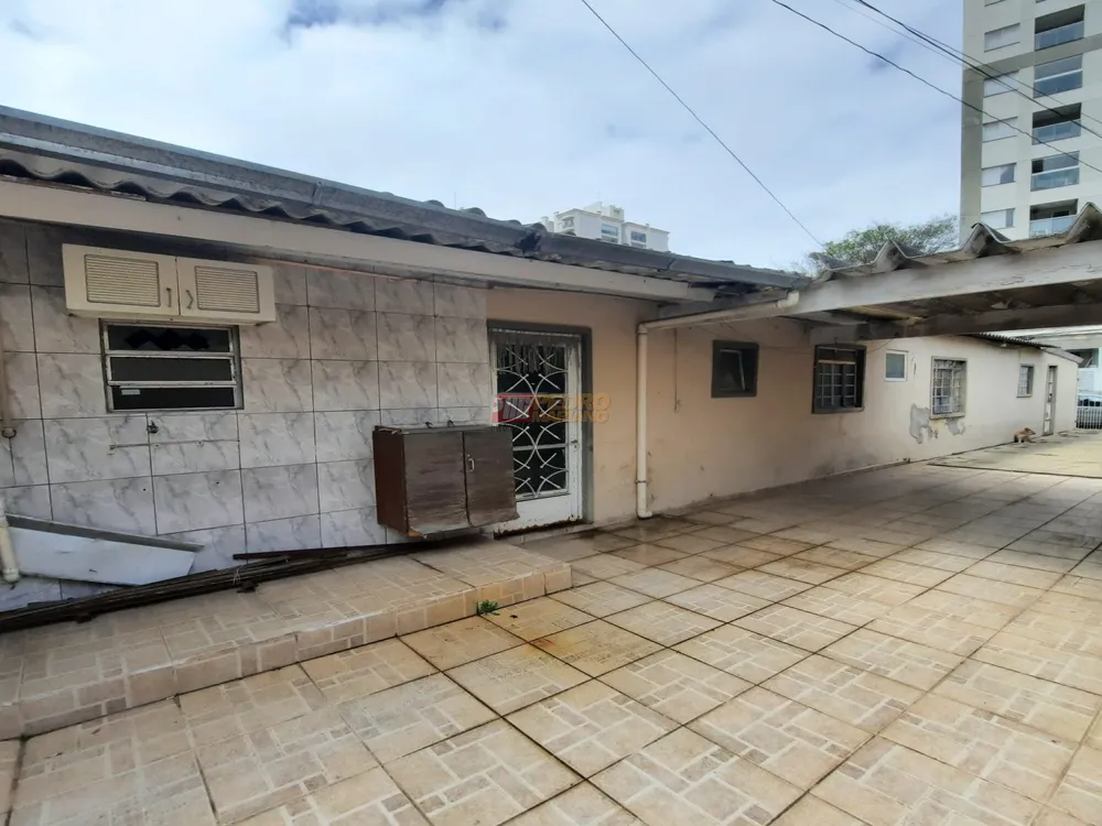 Casa, 6 quartos, 235 m² - Foto 6