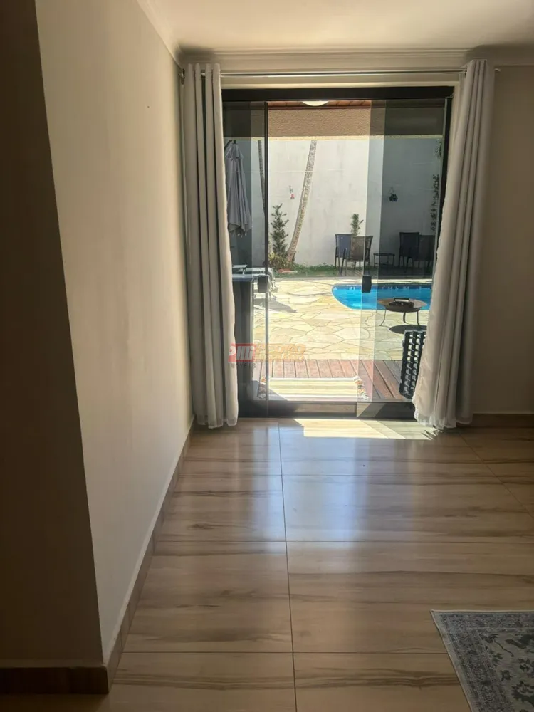 Casa, 3 quartos, 230 m² - Foto 4