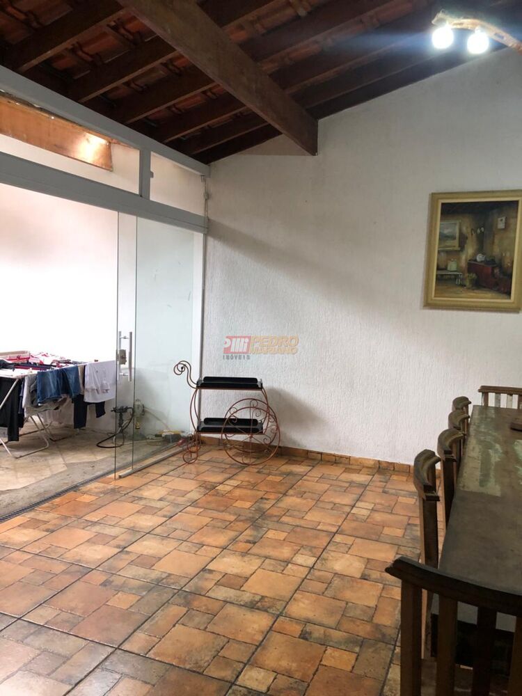 Casa à venda com 3 quartos, 250m² - Foto 7