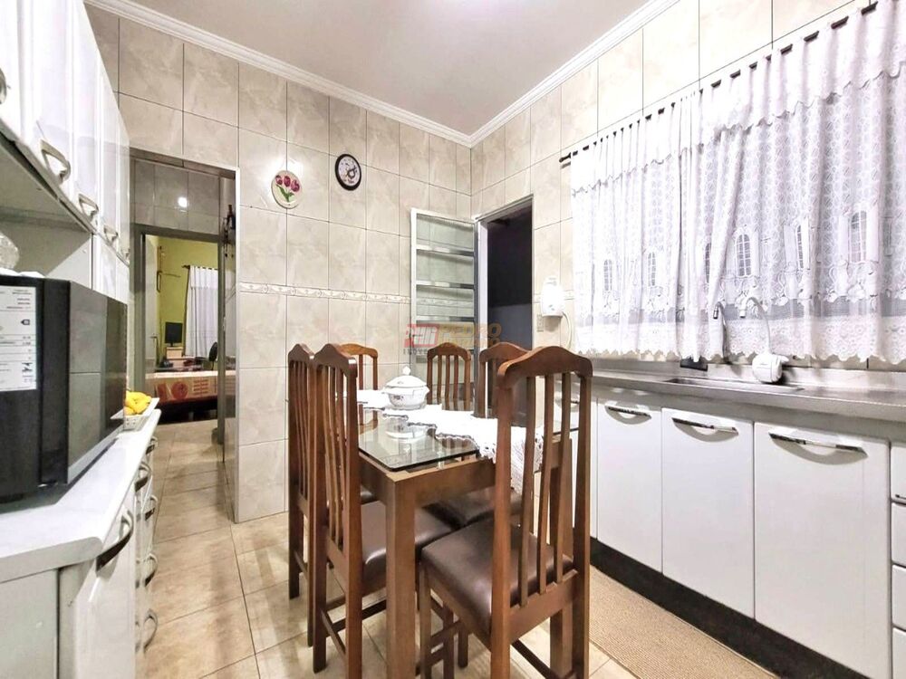 Casa à venda com 2 quartos, 140m² - Foto 7