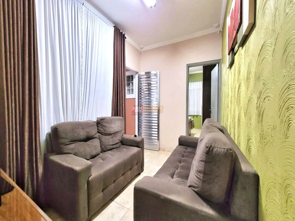 Casa à venda com 2 quartos, 140m² - Foto 1
