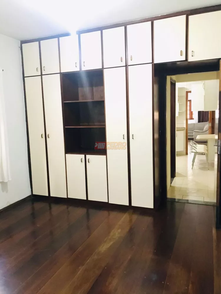 Casa à venda com 2 quartos, 121m² - Foto 3