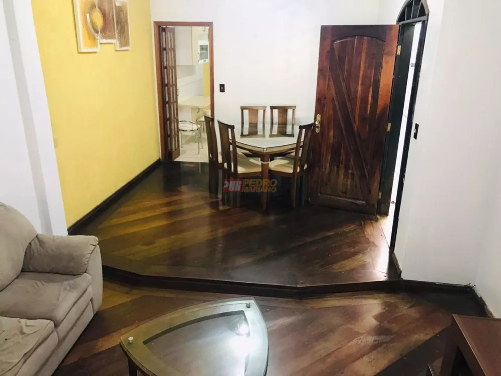 Casa à venda com 2 quartos, 121m² - Foto 2