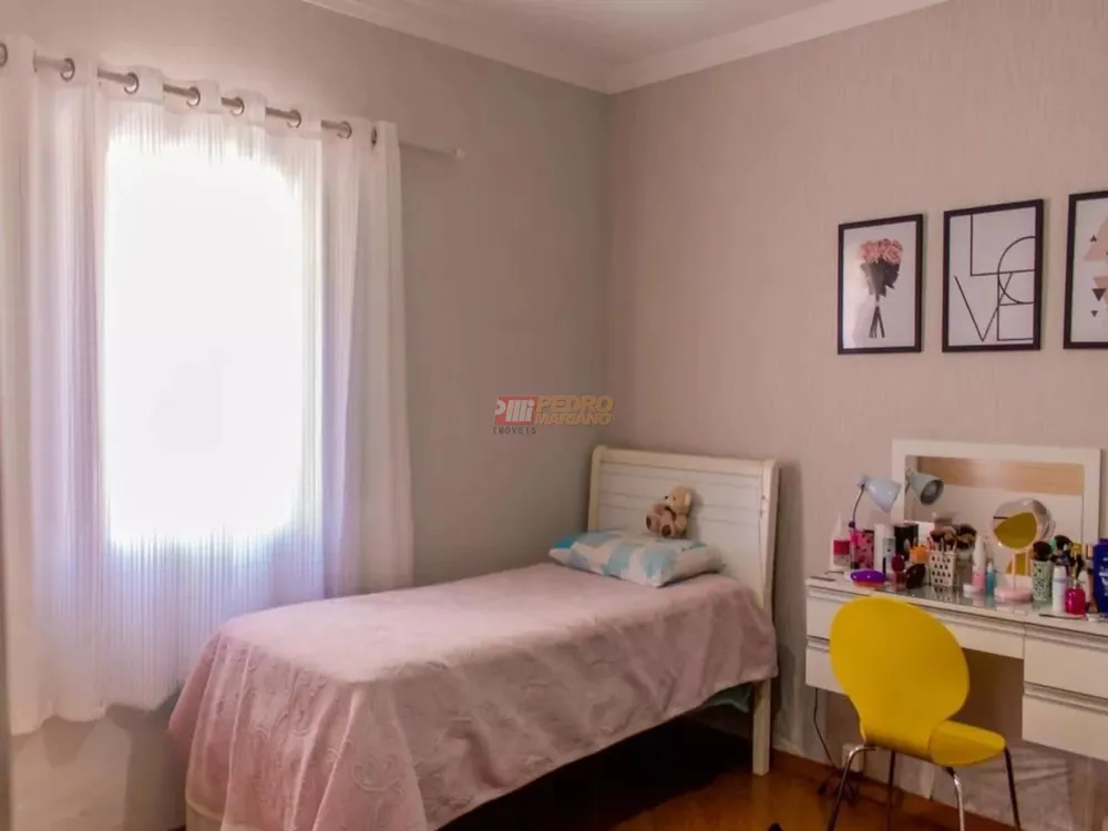 Casa, 3 quartos, 315 m² - Foto 1