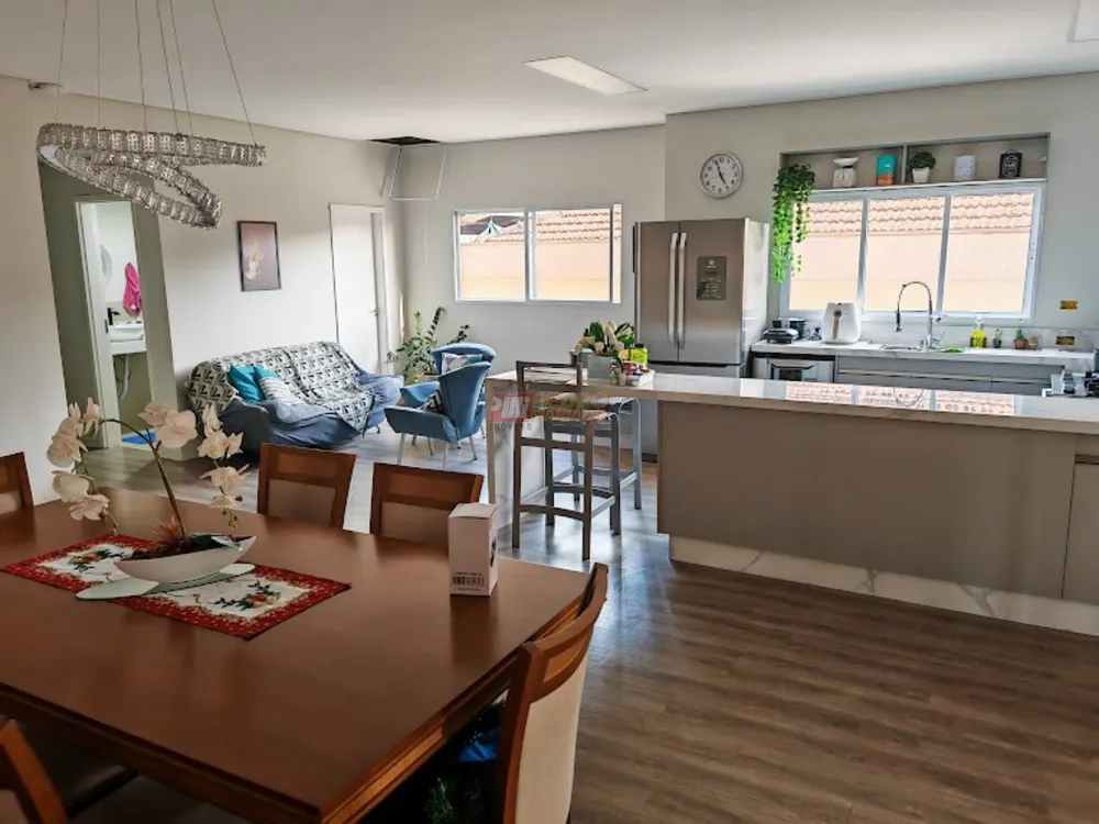 Sobrado, 6 quartos, 381 m² - Foto 1