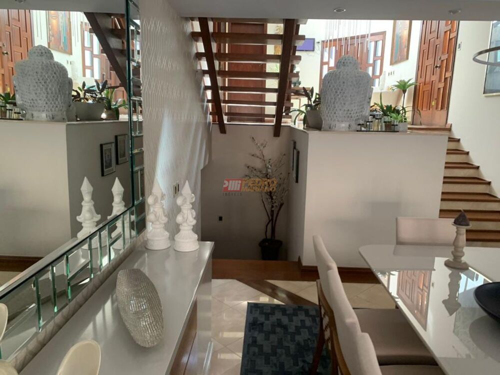 Sobrado, 4 quartos, 355 m² - Foto 1