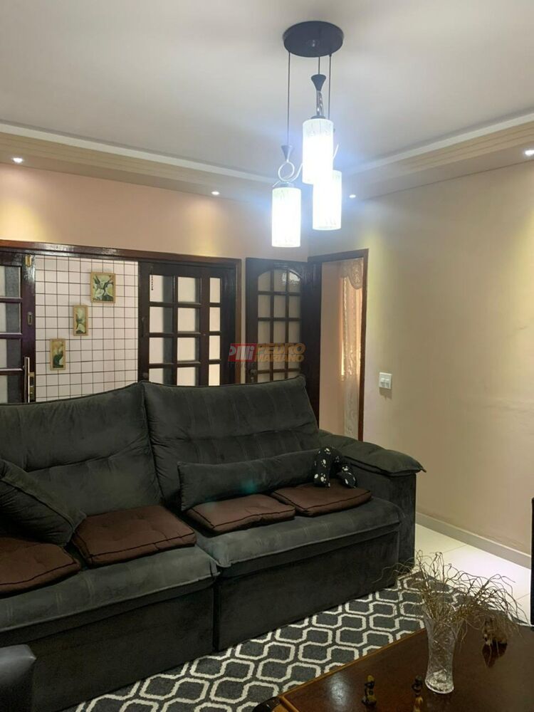 Sobrado à venda com 4 quartos, 201m² - Foto 1