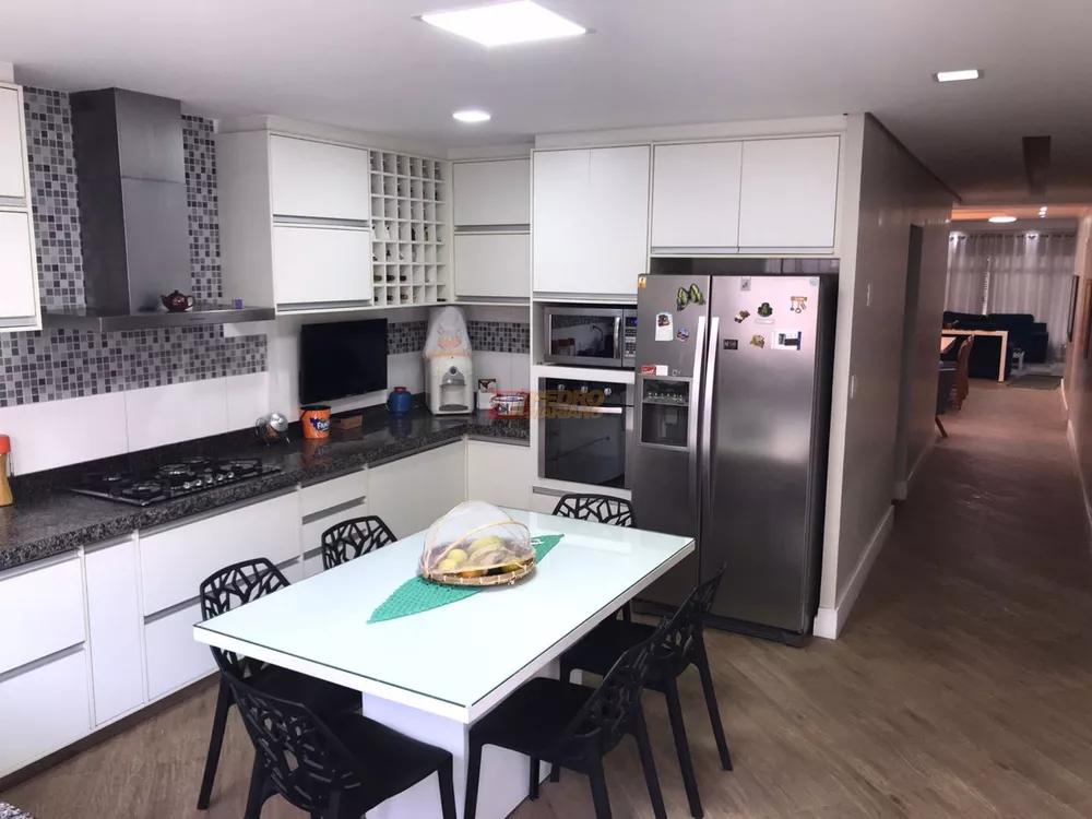 Casa, 4 quartos, 300 m² - Foto 31