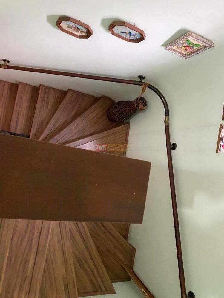 Sobrado à venda com 3 quartos, 150m² - Foto 2