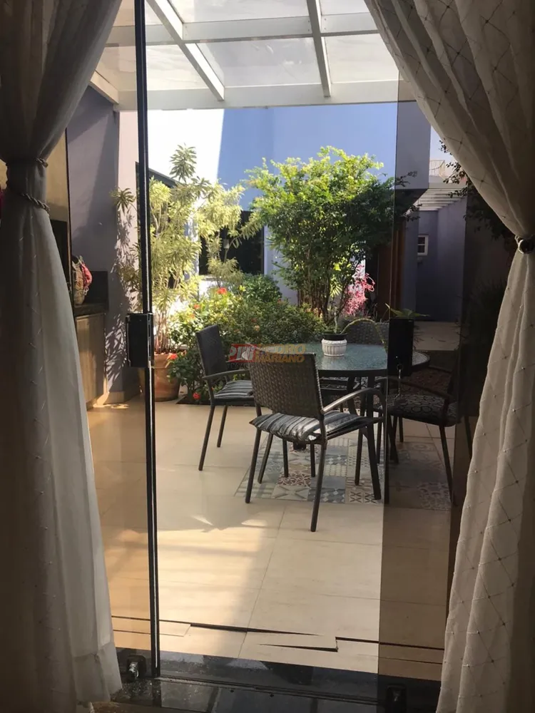Sobrado, 3 quartos, 218 m² - Foto 3