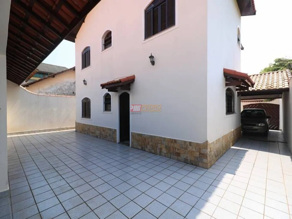 Sobrado, 5 quartos, 220 m² - Foto 2